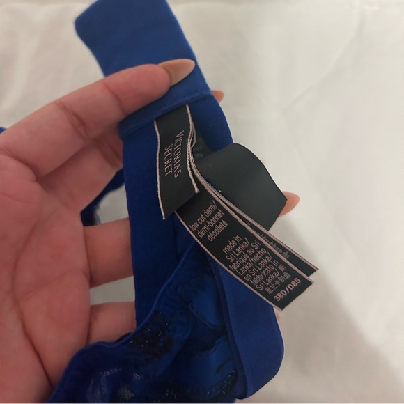 Low cut Demi unlined bra - Picture 3 of 3